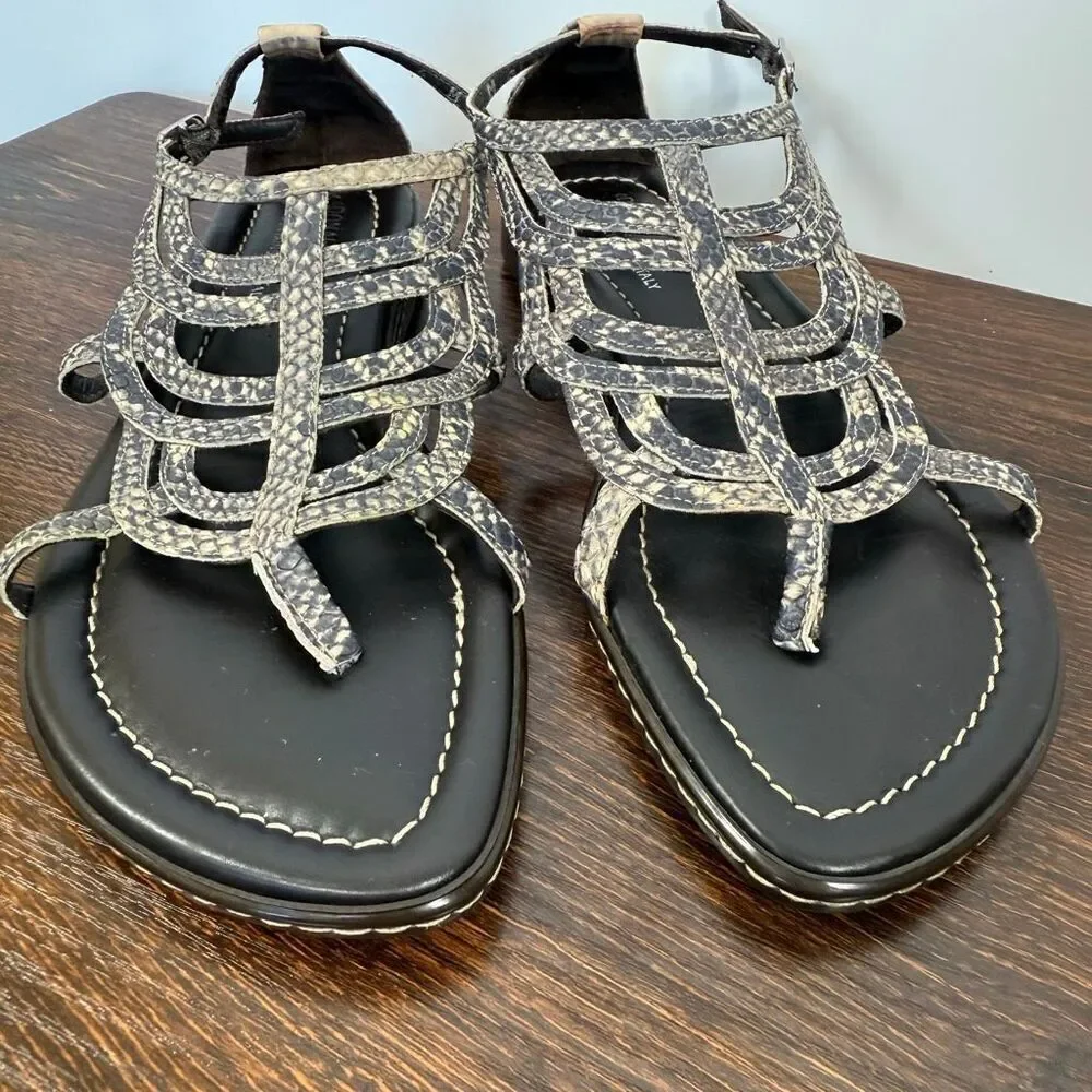 Donald J Pliner Womens snake print sandal size 6